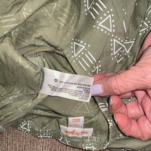 Cat and Jack Romper preteen Large 10/12, sage with Amazonian designs - Picture 13 of 14